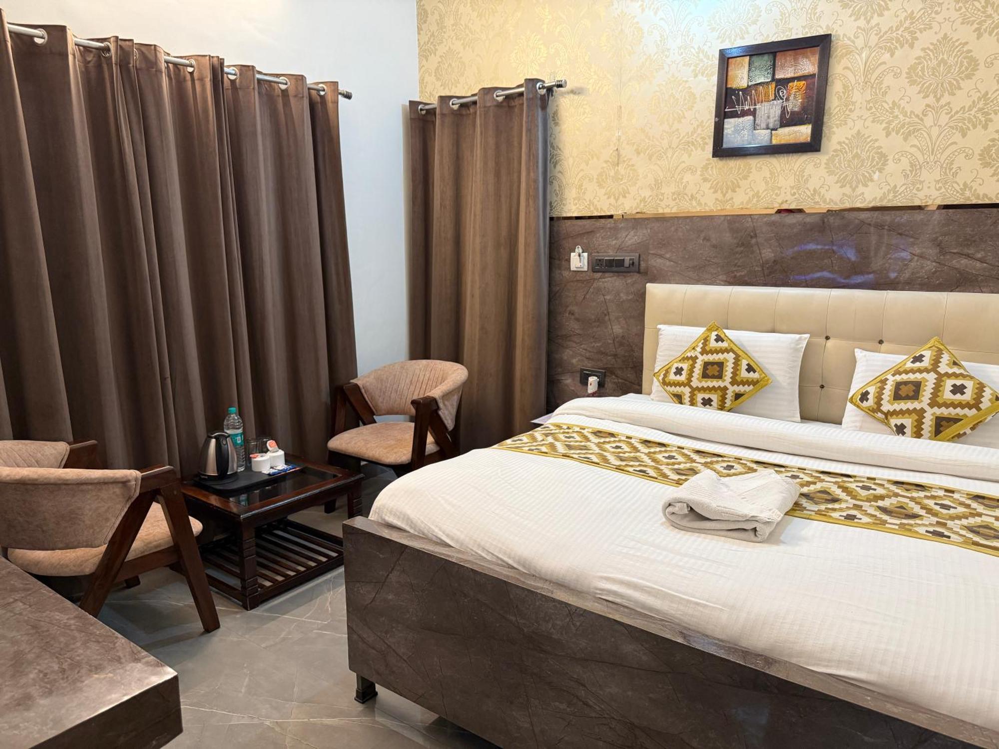 Krishna Residency - A Boutique Hotel Bareilly Exterior photo